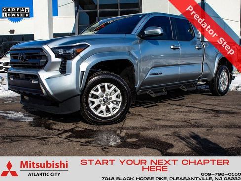 Used 2024 Toyota Tacoma SR5 AWD/4WD image 1