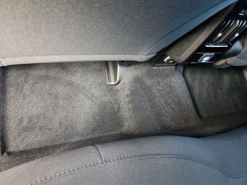 New 2025 Jeep Compass Sport image 9