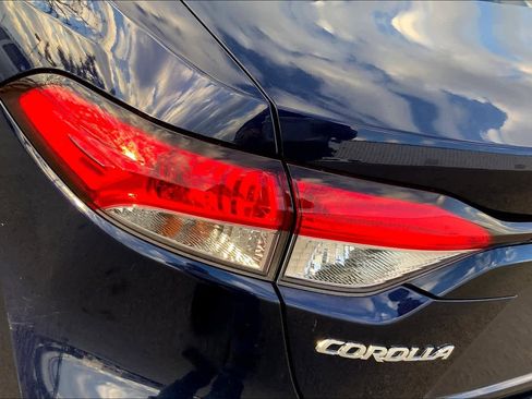 Used 2020 Toyota Corolla LE FWD image 27
