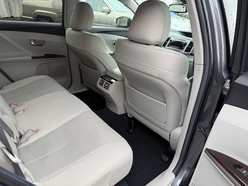 Used 2011 Toyota Venza AWD w/ Convenience Pkg image 27