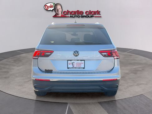 Used 2023 Volkswagen Tiguan SE FWD image 5