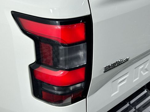 Used 2023 Nissan Frontier SV w/ Technology Package RWD image 42