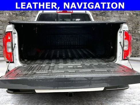 Used 2022 GMC Canyon AT4 w/ Trailering Package image 7