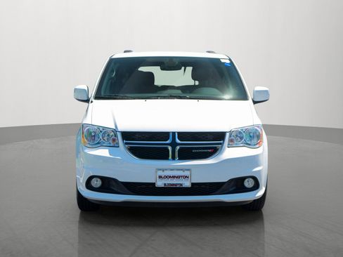 Used 2019 Dodge Grand Caravan SXT FWD image 2