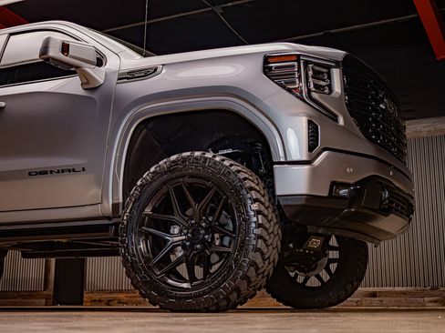 Used 2025 GMC Sierra 1500 Denali Ultimate image 16