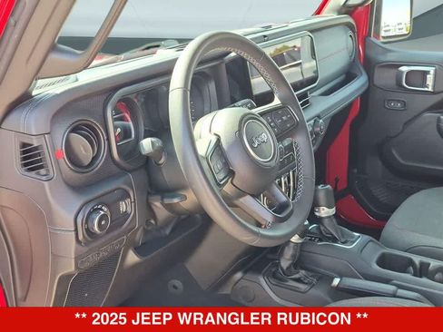 Used 2025 Jeep Wrangler Unlimited Rubicon AWD/4WD image 2