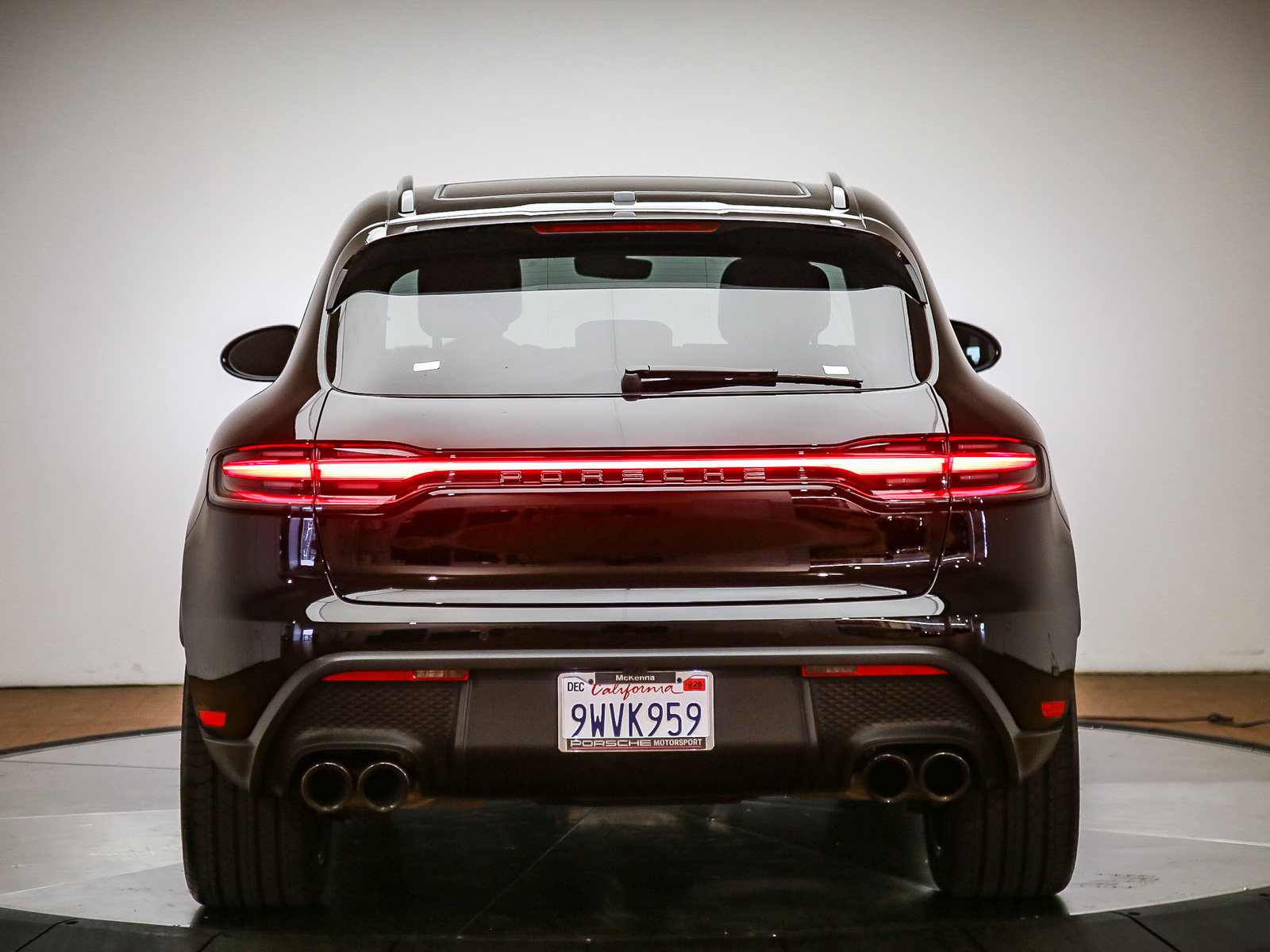 Certified 2026 Porsche Macan AWD/4WD image 6