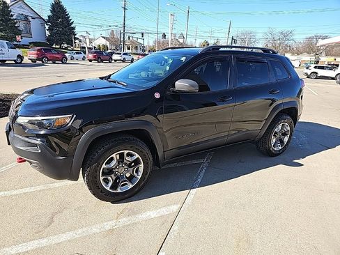 Used 2019 Jeep Cherokee Trailhawk w/ Comfort/Convenience Group image 6