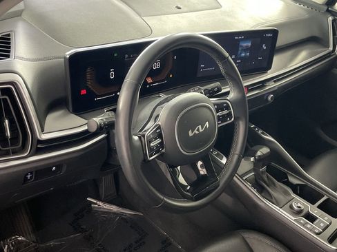 Used 2024 Kia Sorento S image 10