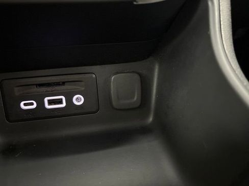 Used 2024 GMC Terrain SLT image 55