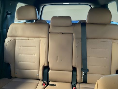 Used 2025 Hyundai Santa Fe Limited image 12