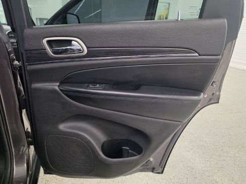 Used 2019 Jeep Grand Cherokee Limited w/ Trailer Tow Group IV AWD/4WD image 32