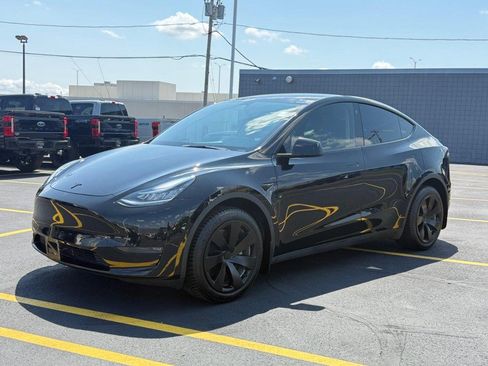 Used 2022 Tesla Model Y Long Range AWD/4WD image 9