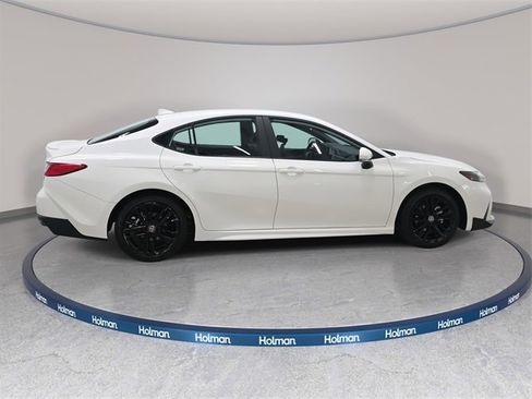 Certified 2025 Toyota Camry SE image 5