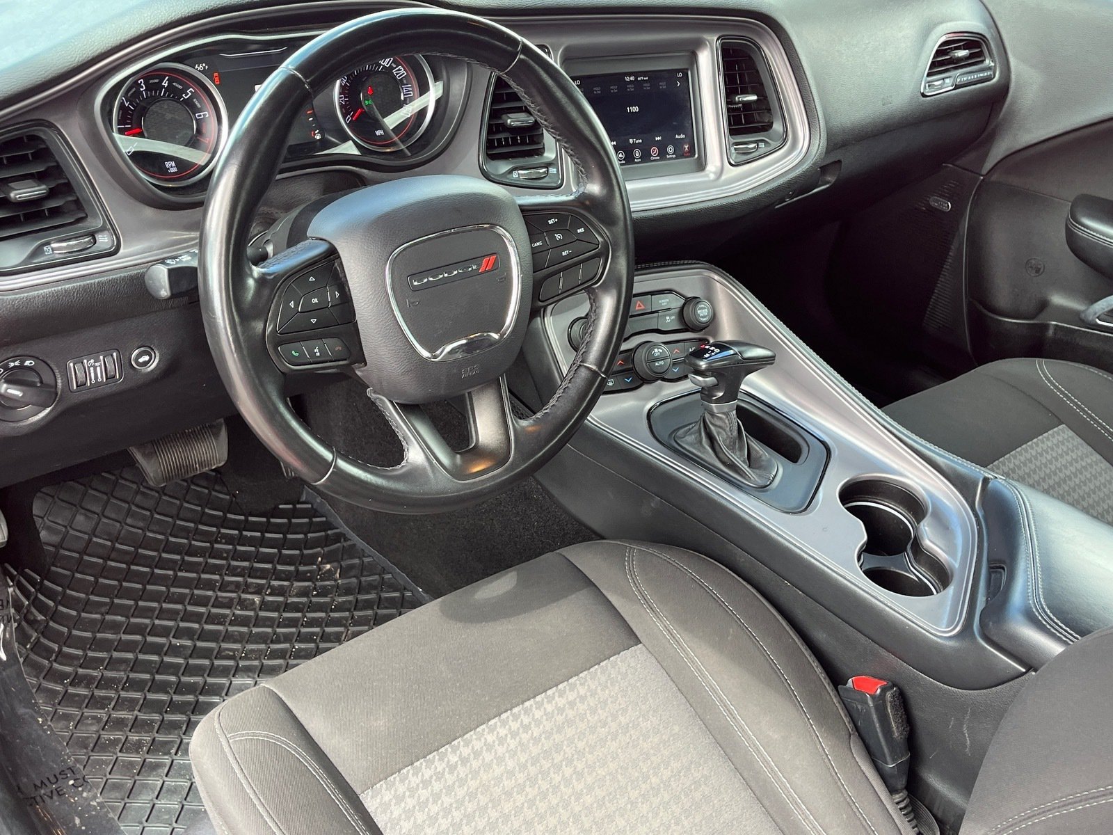 Used 2023 Dodge Challenger SXT RWD image 16