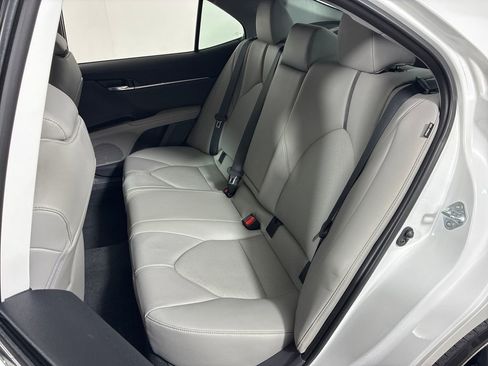 Used 2022 Toyota Camry XLE image 25
