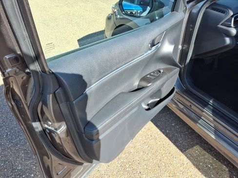 Used 2023 Toyota Camry XSE image 11