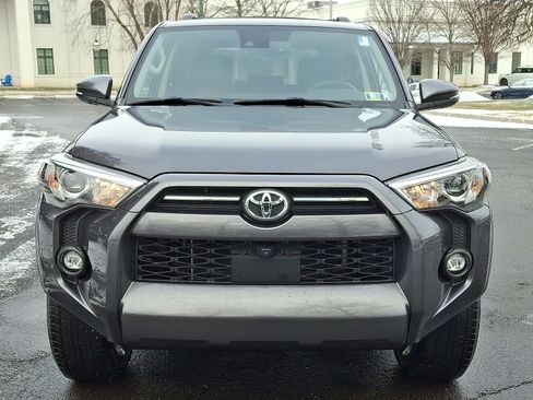 Used 2022 Toyota 4Runner SR5 Premium w/ Moonroof Package image 2