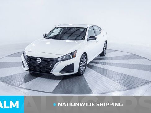 Used 2025 Nissan Altima 2.5 SV FWD image 2