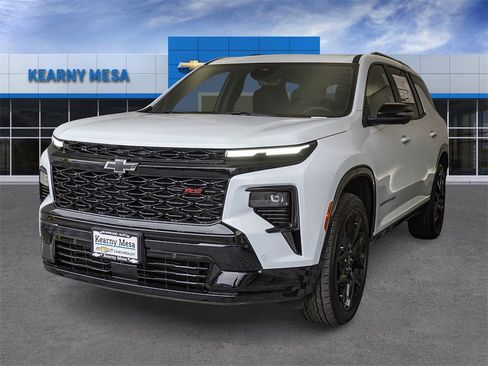 New 2026 Chevrolet Traverse RS w/ LPO, Floor Liner Package image 3