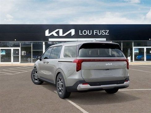 New 2026 Kia Carnival EX FWD image 4