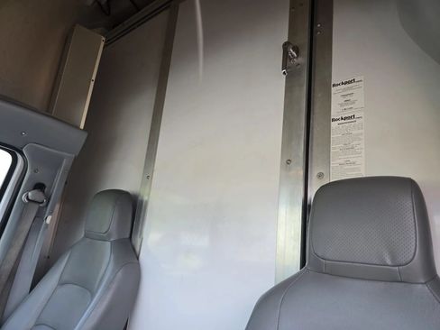 Used 2016 Ford E-350 and Econoline 350 Super Duty RWD image 17