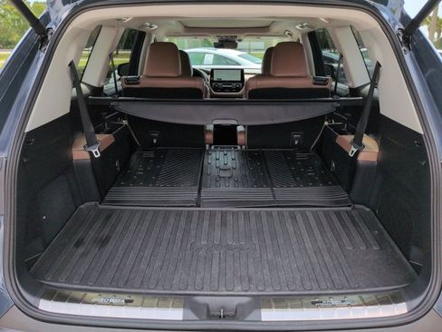Used 2024 Toyota Grand Highlander AWD image 13
