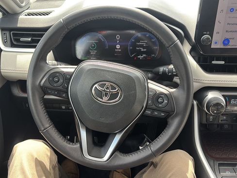 Used 2023 Toyota RAV4 Limited AWD/4WD image 28