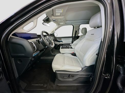 Used 2025 Ford Expedition Platinum AWD/4WD image 13