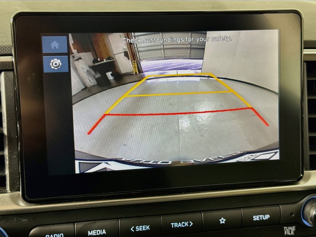 Used 2025 Hyundai Venue SEL FWD image 30