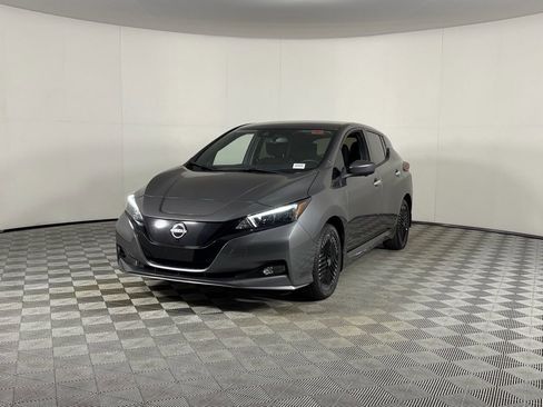 Used 2025 Nissan Leaf SV Plus image 3