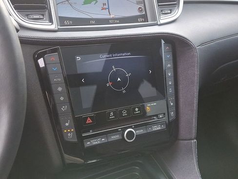 Used 2019 INFINITI QX50 Essential w/ Sensory Package image 19