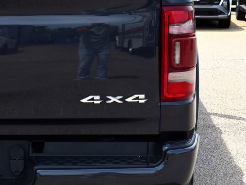 Used 2019 RAM 1500 Laramie AWD/4WD image 14