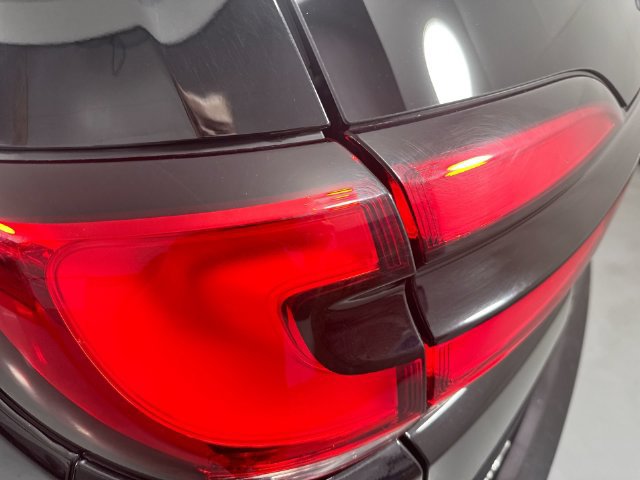 Used 2024 Chrysler Pacifica Touring-L FWD image 30