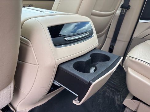 Certified 2022 Cadillac Escalade Premium Luxury AWD/4WD image 16