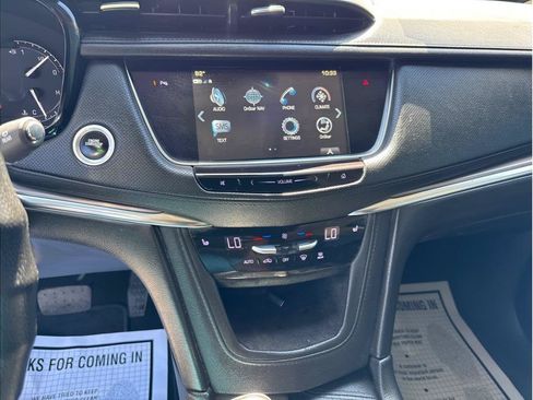 Used 2018 Cadillac XT5 Luxury w/ LPO, Black Ice Package FWD image 15
