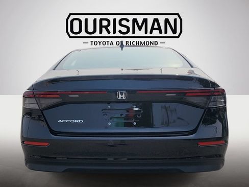Used 2025 Honda Accord LX image 5