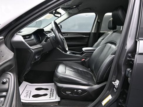 Used 2021 Jeep Grand Cherokee L Limited AWD/4WD image 9