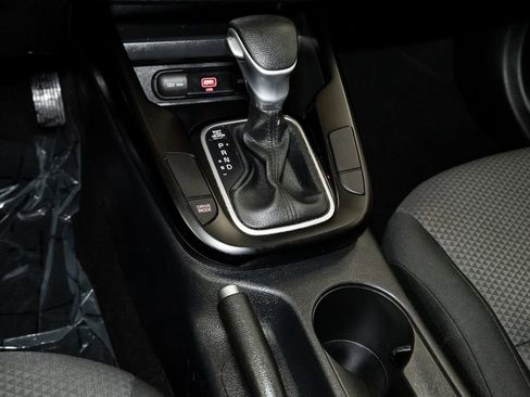 Used 2020 Kia Soul LX FWD image 19