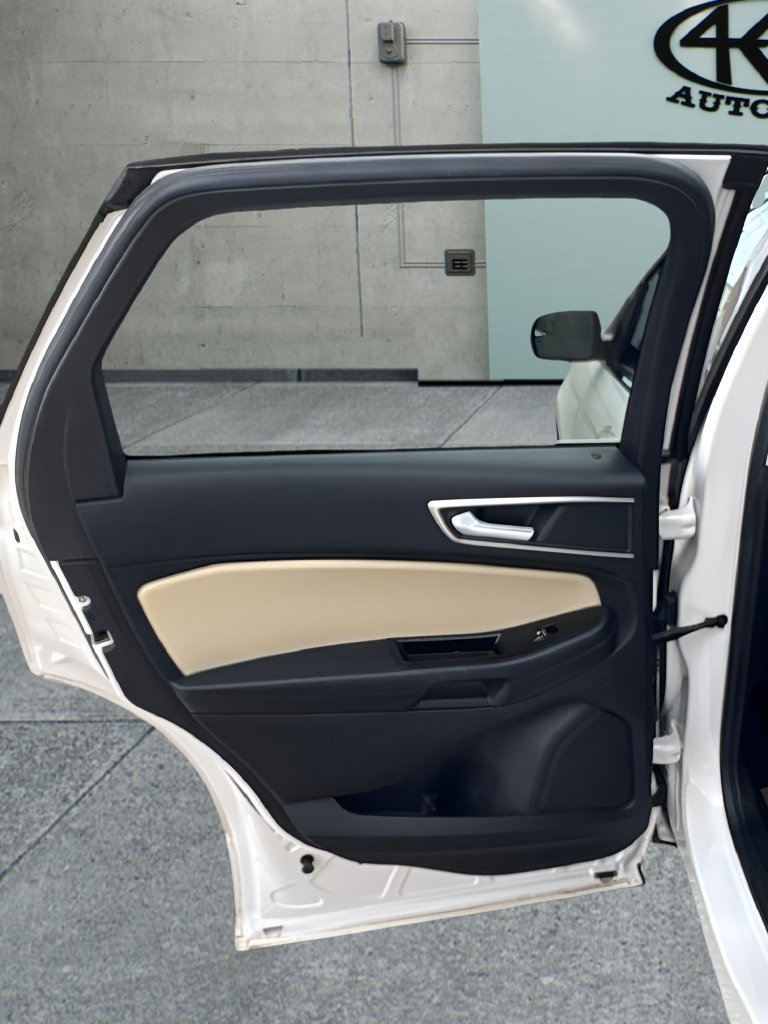 Used 2018 Ford Edge SEL w/ Equipment Group 201A FWD image 14