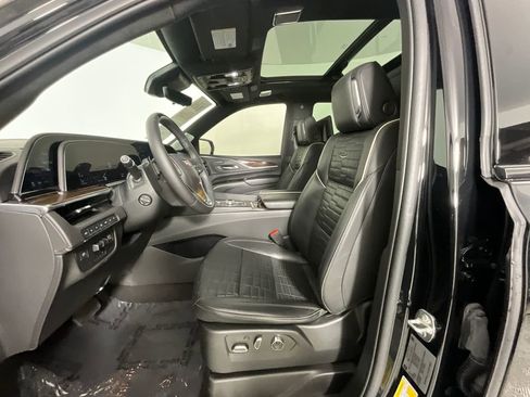 Used 2022 Cadillac Escalade Sport Platinum image 16