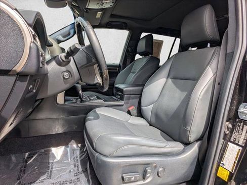 Used 2020 Lexus GX 460 Premium w/ Premium Package AWD/4WD image 11
