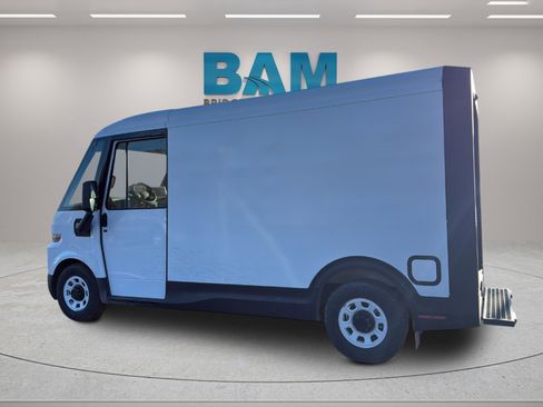 New 2025 Chevrolet Brightdrop 400 w/ Power Door Package image 6