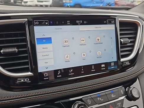 New 2026 Chrysler Pacifica Pinnacle image 33