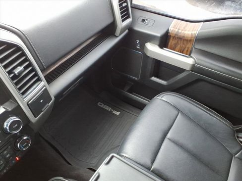 Used 2018 Ford F150 Lariat image 30