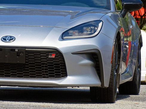 Used 2023 Toyota GR86 Premium RWD image 10