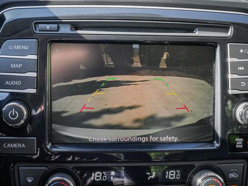 Used 2023 Nissan Maxima SL FWD image 25