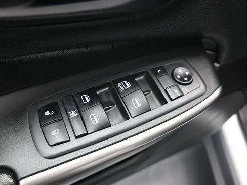 Used 2019 Jeep Cherokee Latitude w/ Popular Appearance Group image 13