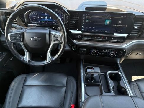 Used 2023 Chevrolet Silverado 1500 RST w/ Rally Edition AWD/4WD image 3