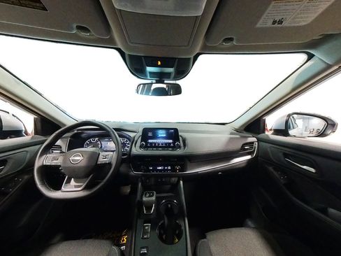 Used 2025 Nissan Rogue SV image 38